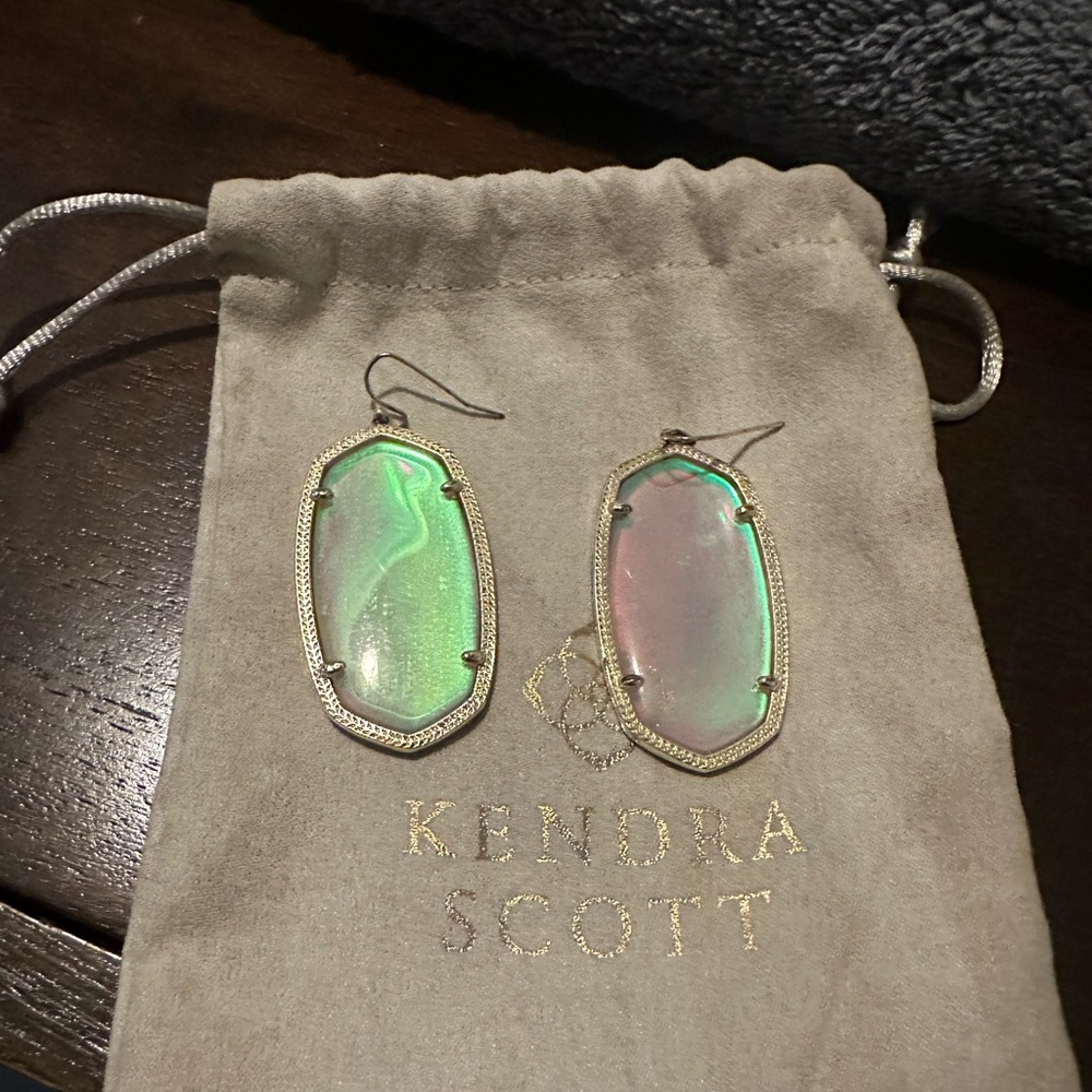 Kendra Scott Danielle earrings